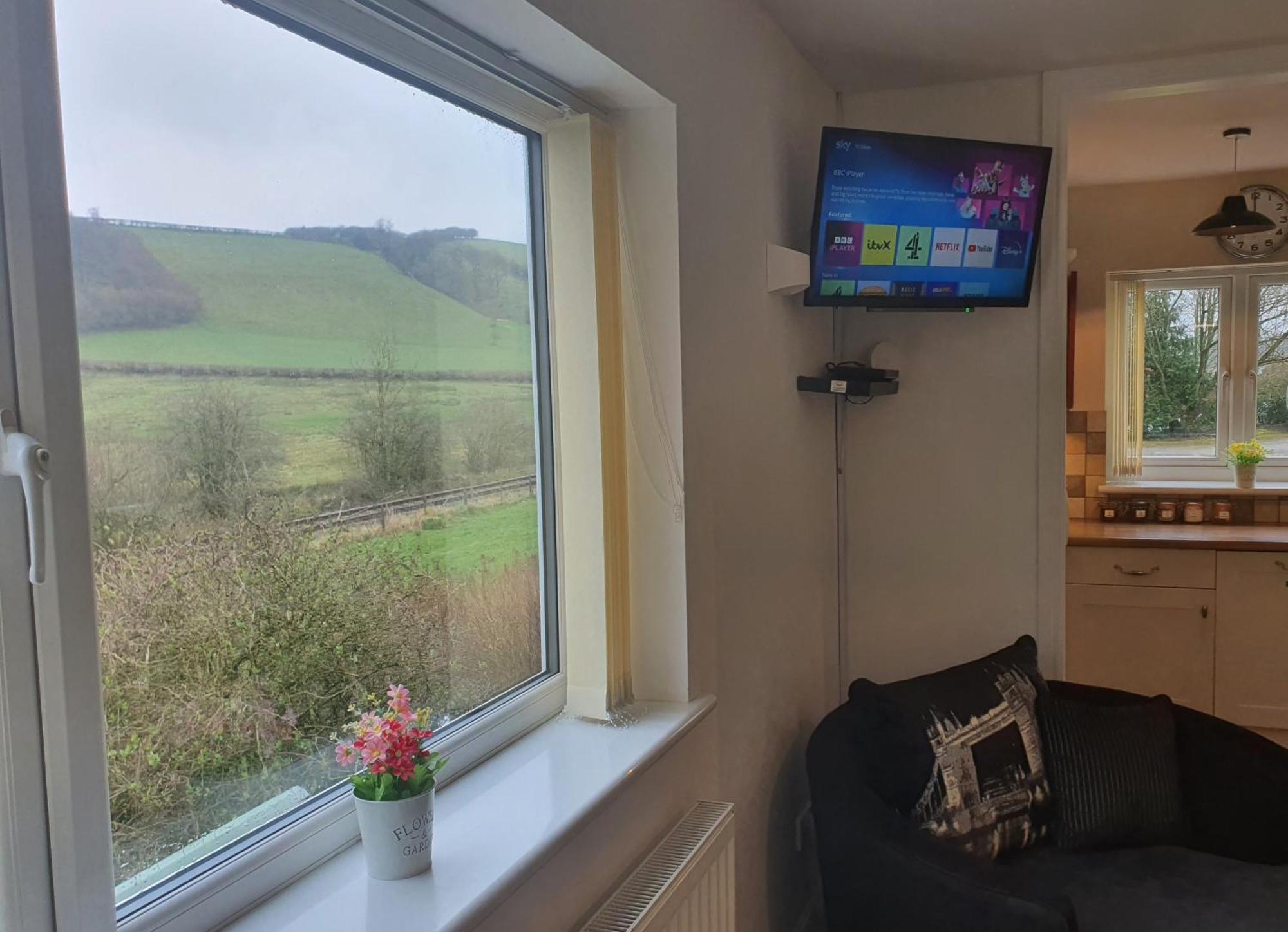 Idyllic 2 Bedroom Self-Contained Upsidedown Annexe Llandrindod Wells Dış mekan fotoğraf