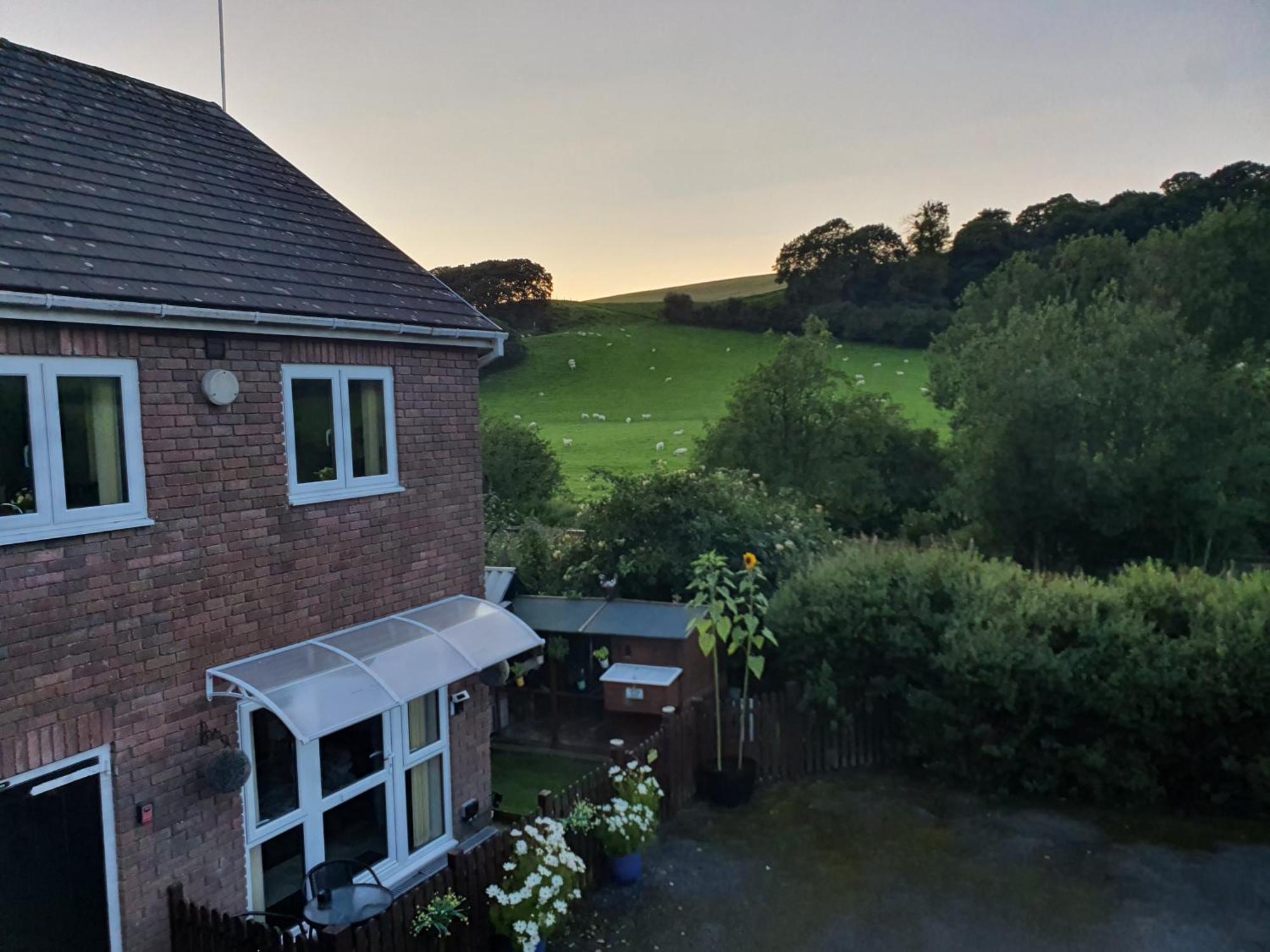 Idyllic 2 Bedroom Self-Contained Upsidedown Annexe Llandrindod Wells Dış mekan fotoğraf