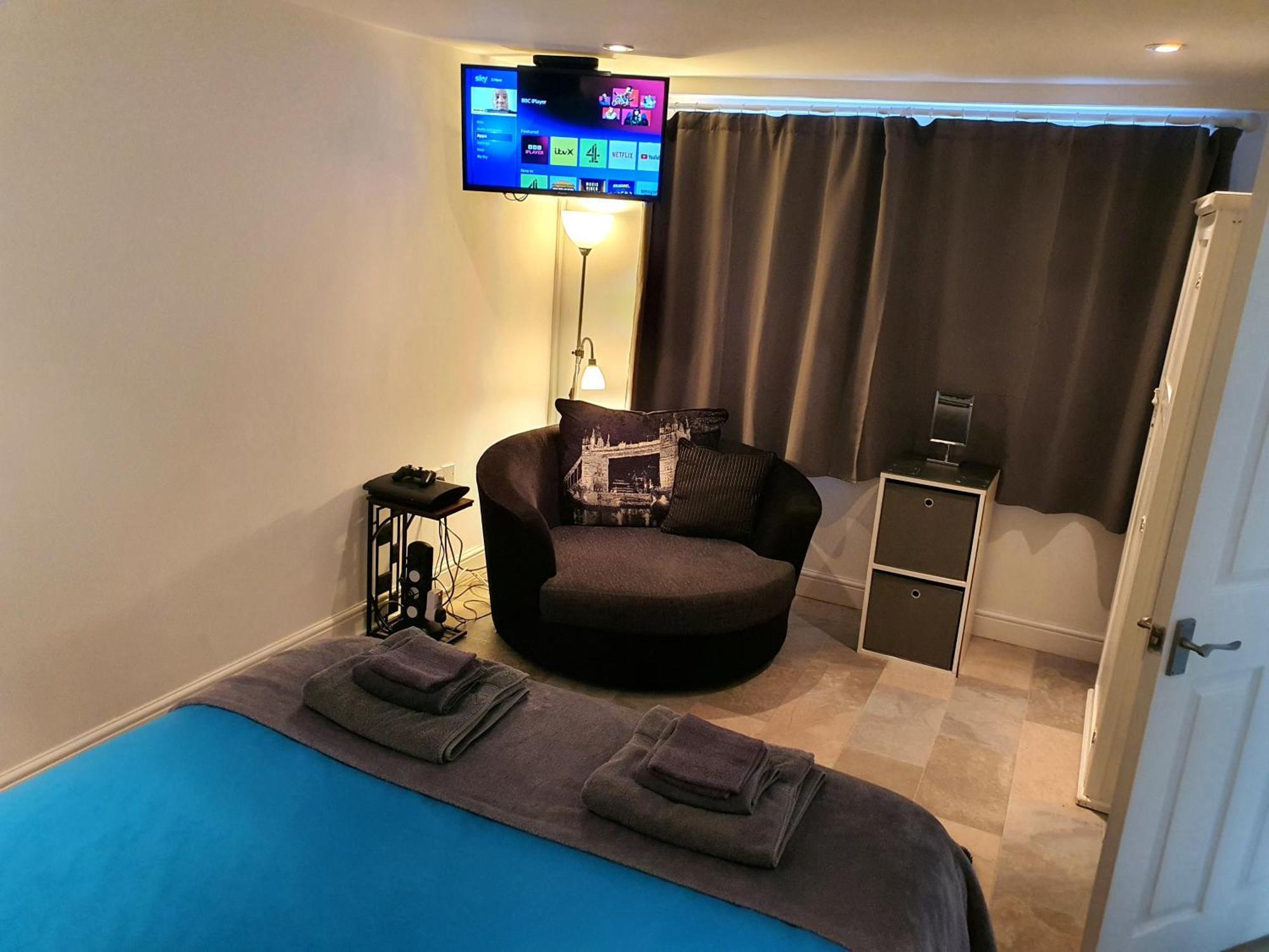 Idyllic 2 Bedroom Self-Contained Upsidedown Annexe Llandrindod Wells Dış mekan fotoğraf
