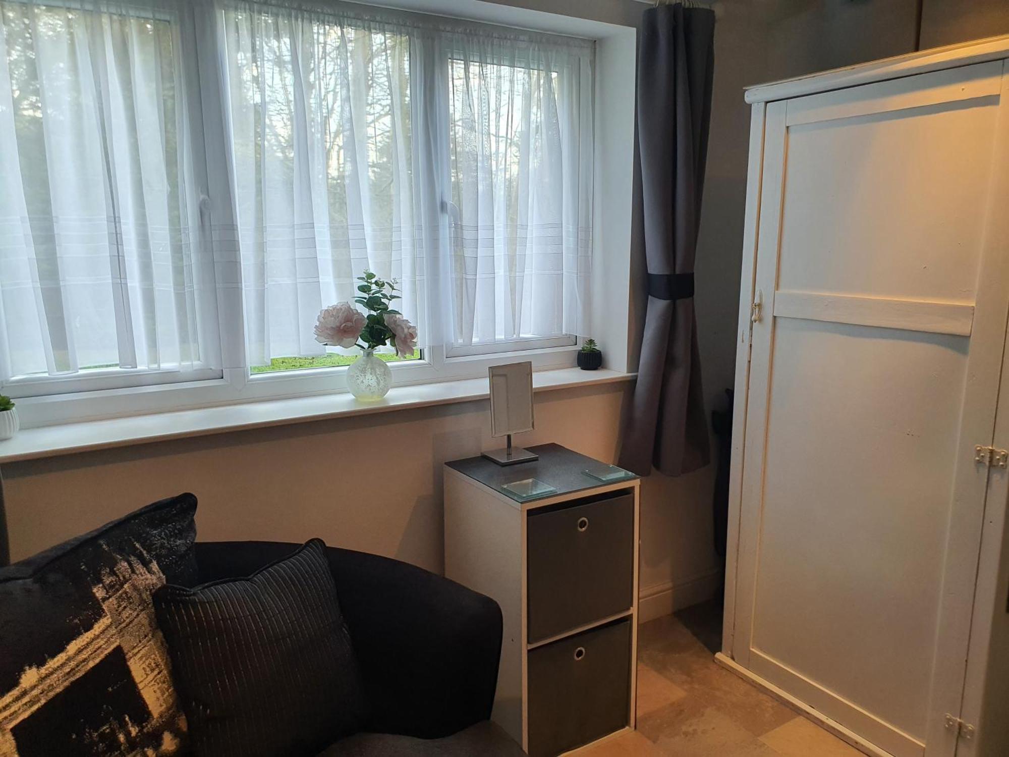Idyllic 2 Bedroom Self-Contained Upsidedown Annexe Llandrindod Wells Dış mekan fotoğraf