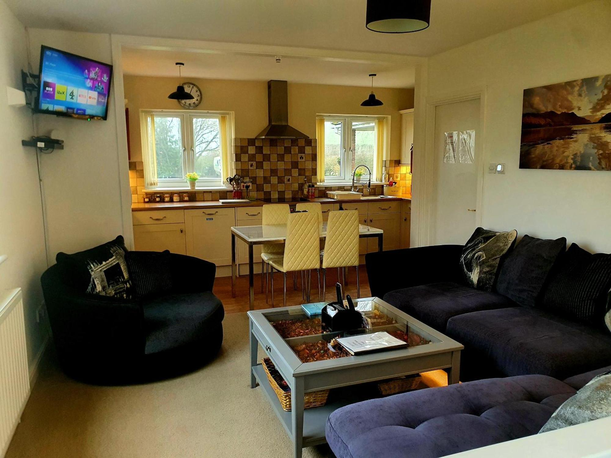 Idyllic 2 Bedroom Self-Contained Upsidedown Annexe Llandrindod Wells Dış mekan fotoğraf