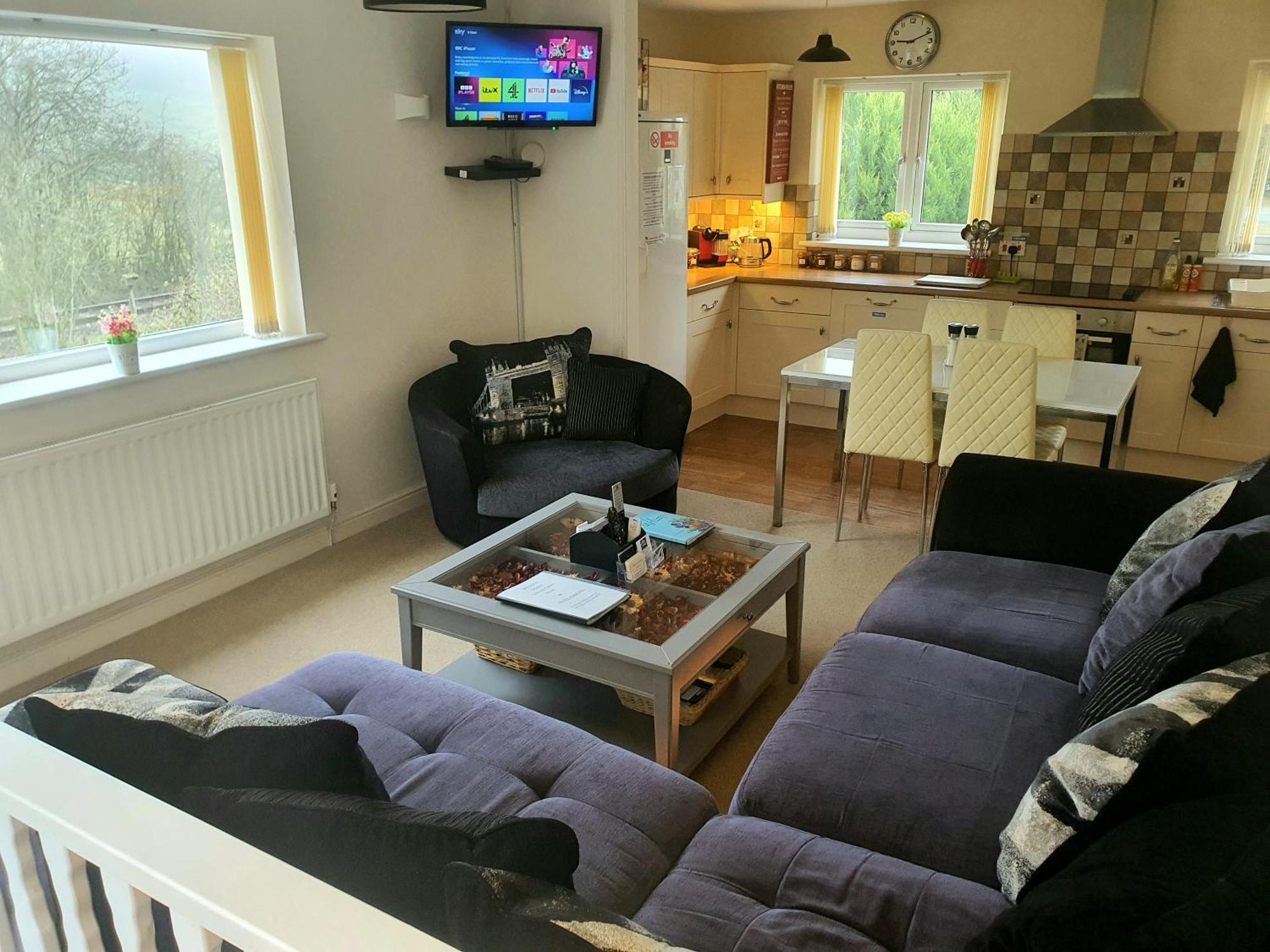Idyllic 2 Bedroom Self-Contained Upsidedown Annexe Llandrindod Wells Dış mekan fotoğraf